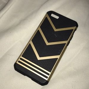 Black and Gold Cheveron Iphone 6 Case